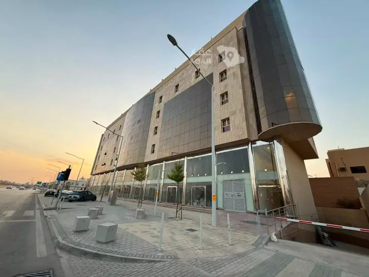 shop in Al Salam, Riyadh 3