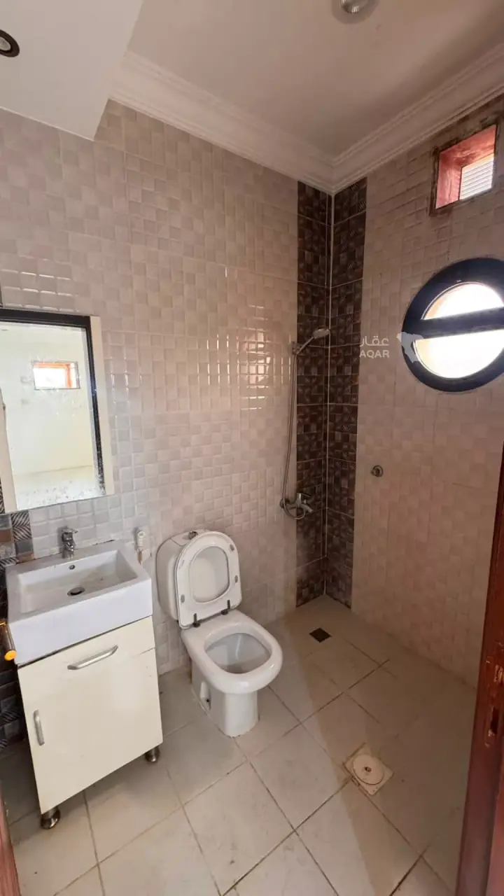 3 bedroom apartment in Al Rabwa, Jeddah 3