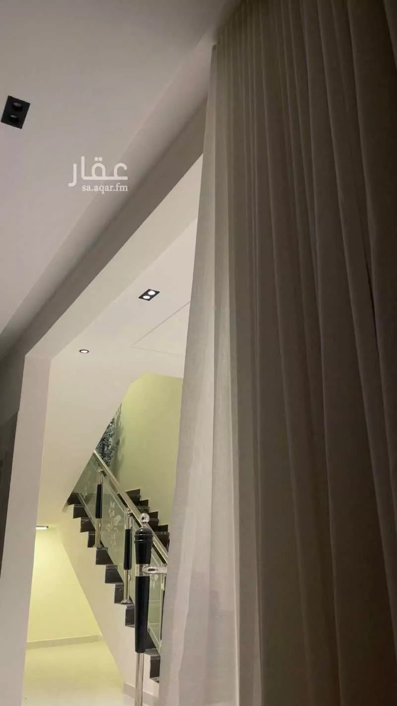فيلا 5 غرف في عكاظ 6