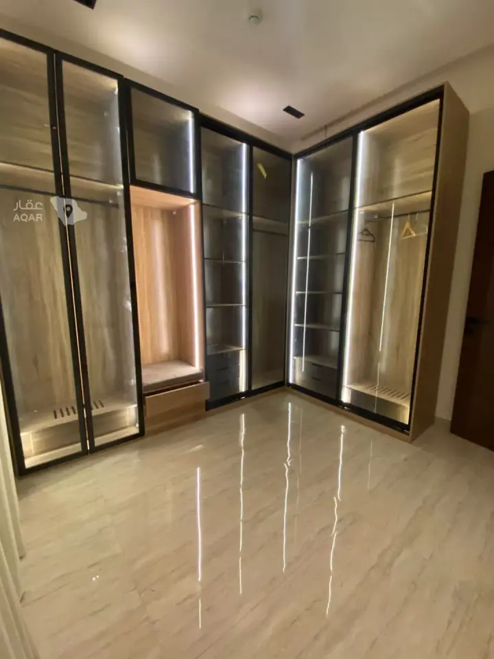 6 bedroom building in Al Yarmouk, Riyadh 11