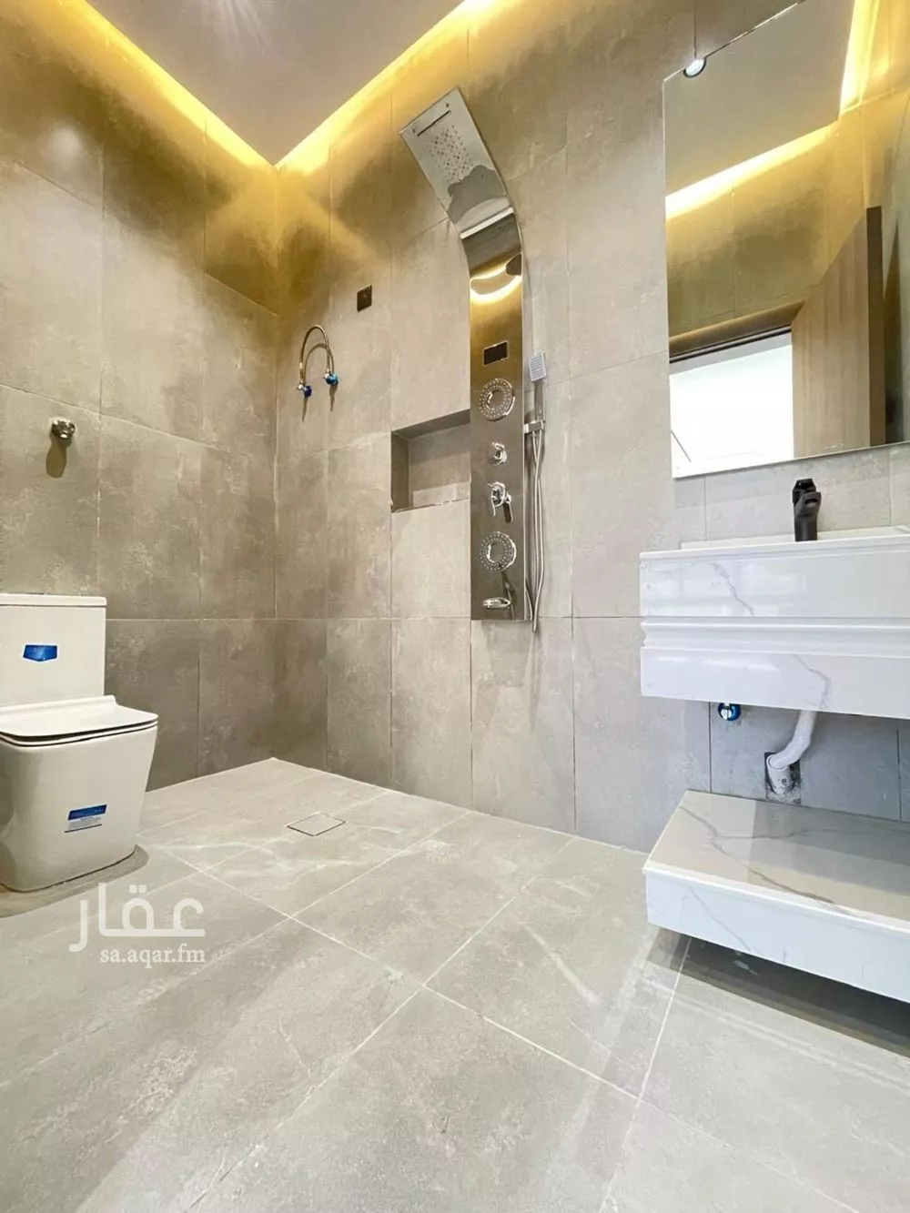 6 bedroom villa in Al Ukayshiyyah 9