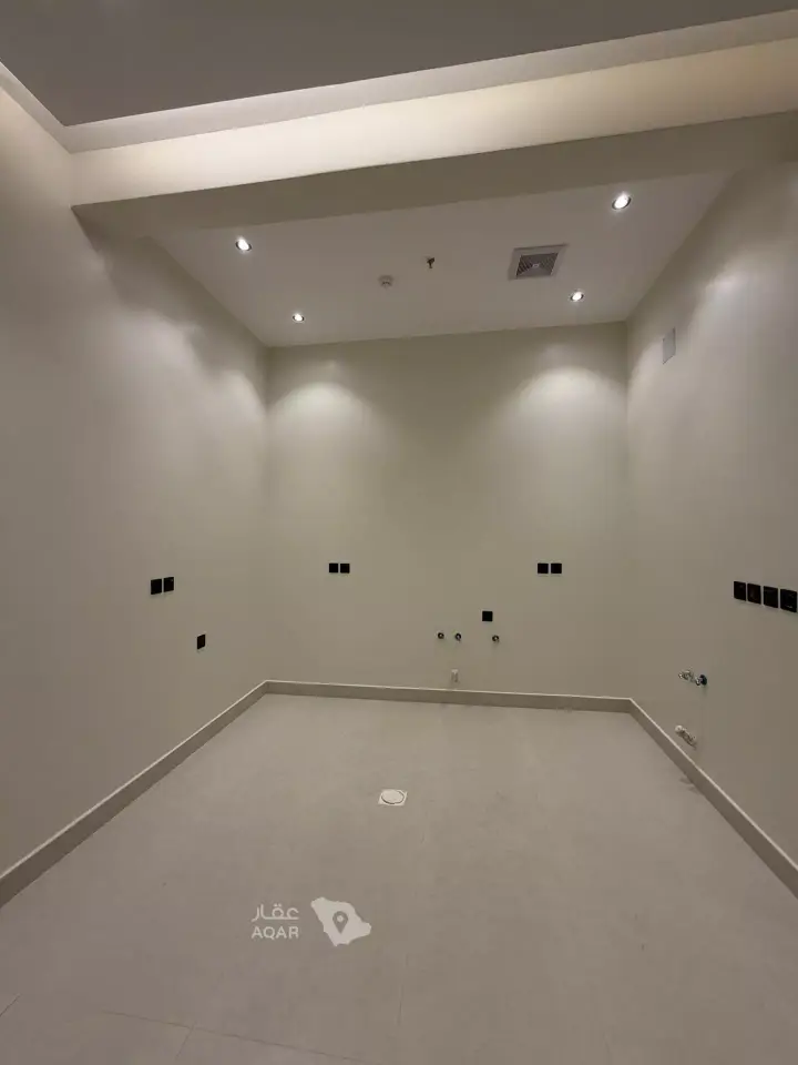 4 bedroom apartment in Al Maizilah, Riyadh 7