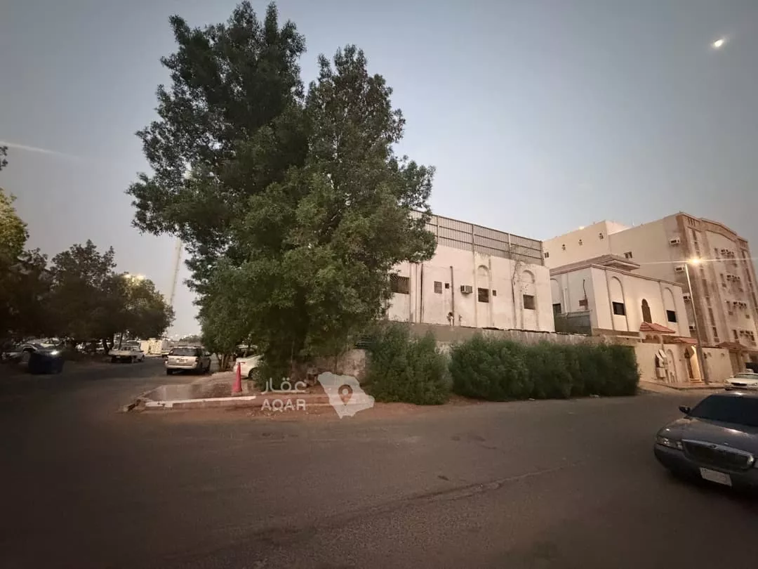 عقار 18 غرف في المروة، جدة