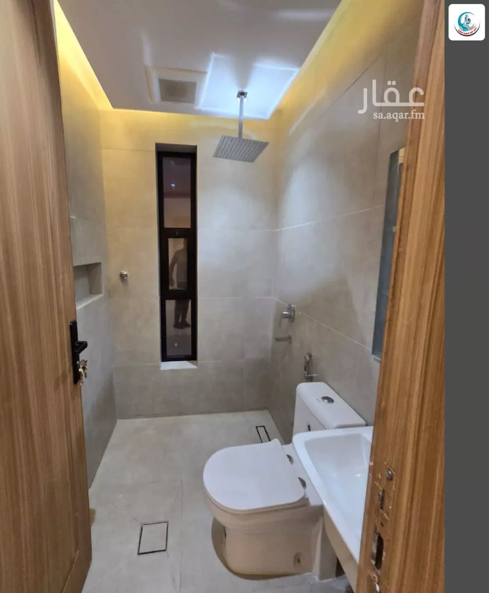 فيلا 9 غرف في الملك فهد 22