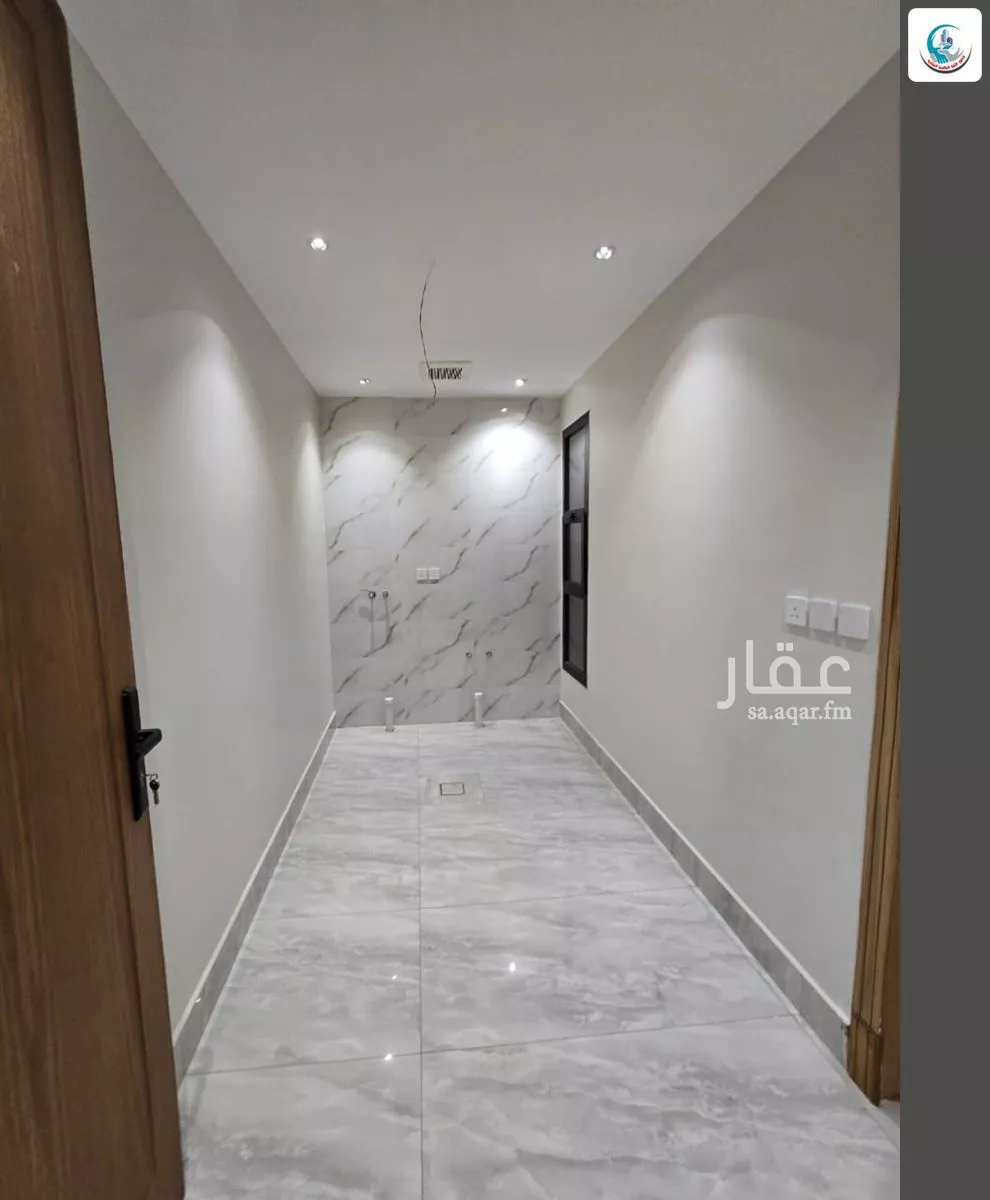 فيلا 9 غرف في الملك فهد 28