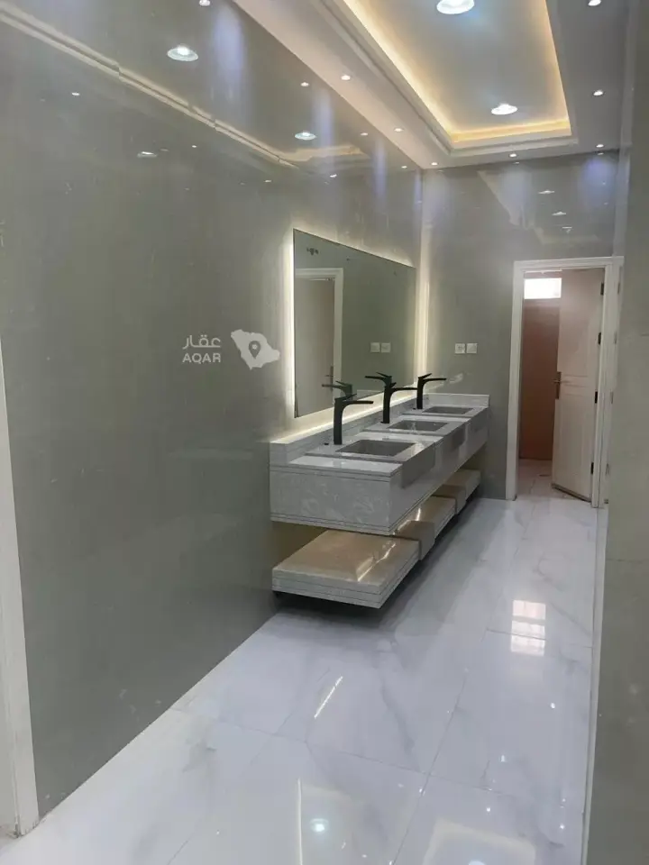 4 bedroom villa in Tuwaiq, Riyadh 11