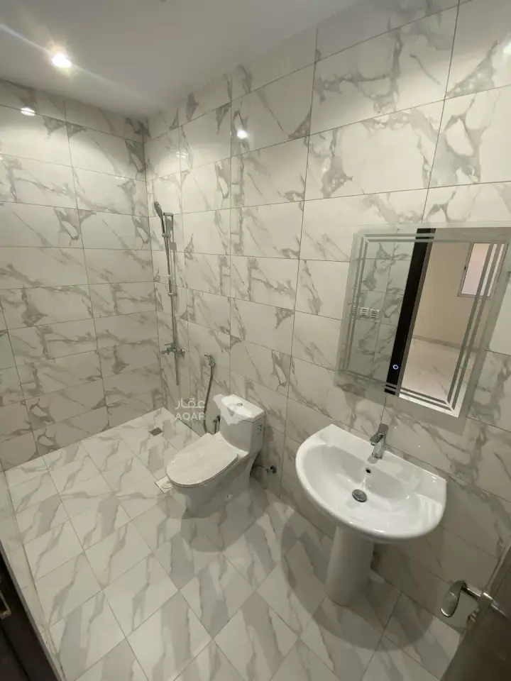 3 bedroom apartment in Al Yaqout, Jeddah 9