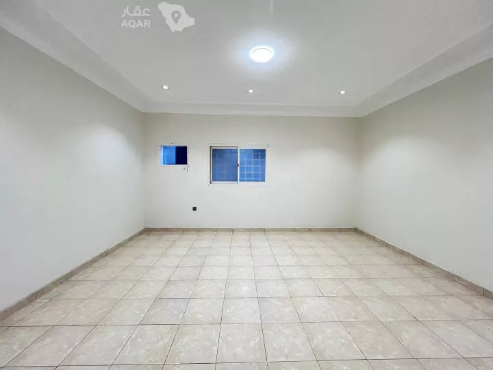 3 bedroom apartment in Al Rabwa, Riyadh 4