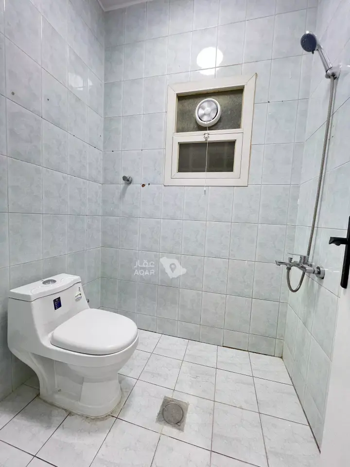 3 bedroom apartment in Al Rabwa, Riyadh 8