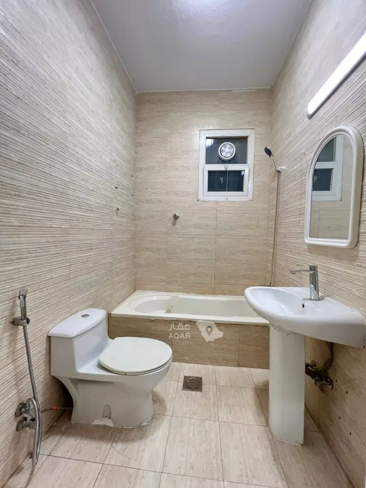 3 bedroom apartment in Al Rabwa, Riyadh 7