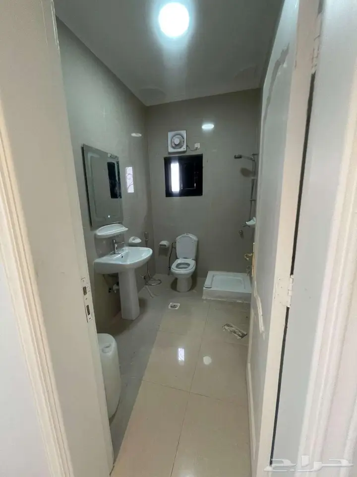 5 bedroom apartment in Bir Uthman, Madinah 5
