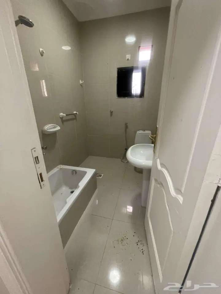 5 bedroom apartment in Bir Uthman, Madinah 9
