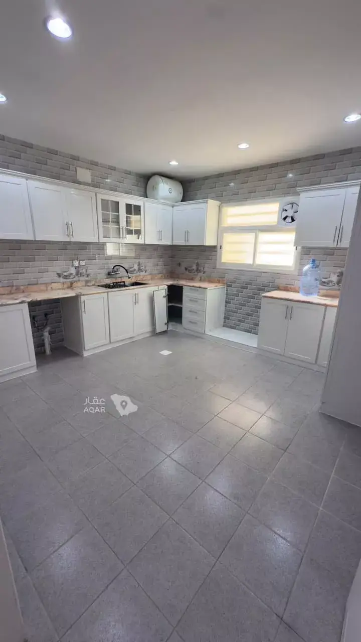 5 bedroom apartment in Al Rabie, Khamis Mushait 3