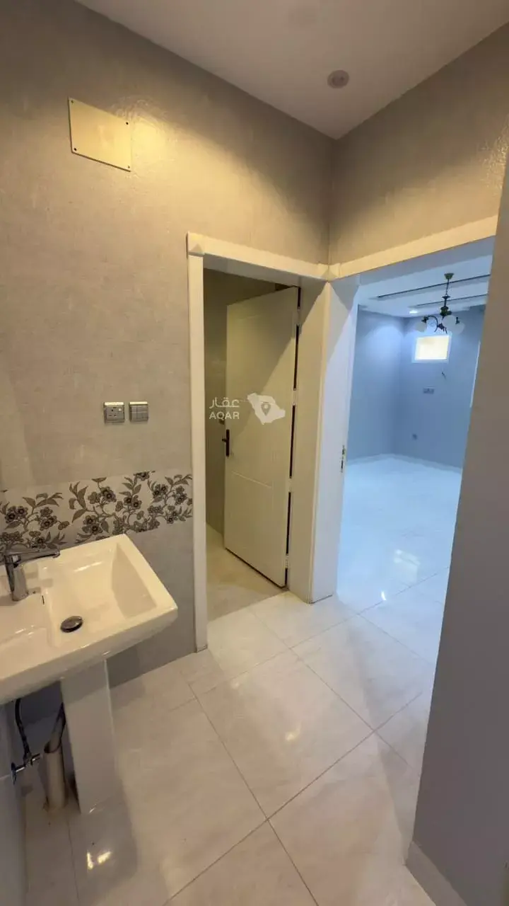 5 bedroom apartment in Al Rabie, Khamis Mushait 4