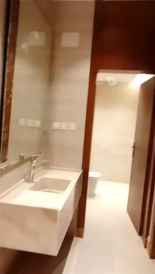 5 bedroom apartment in Al Rabie, Khamis Mushait 25