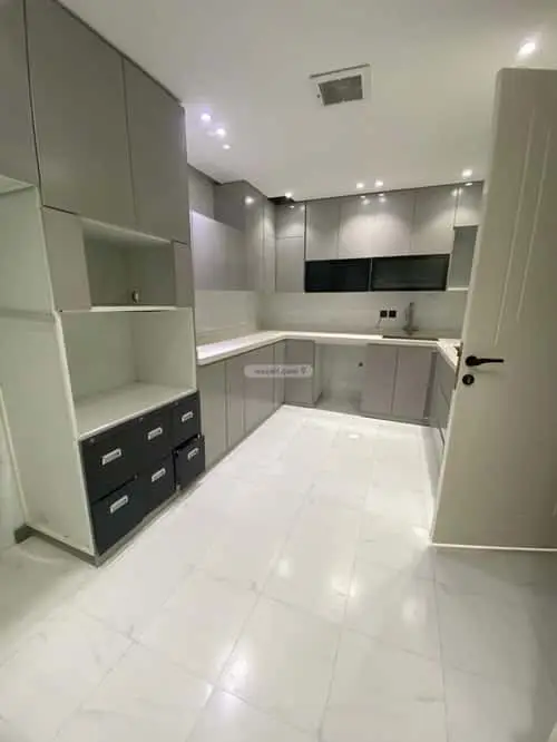 4 bedroom apartment in Dhahrat Laban, Riyadh 7