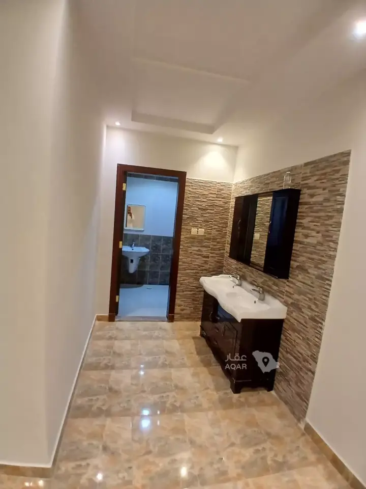 3 bedroom apartment in King Faisal, Riyadh 6