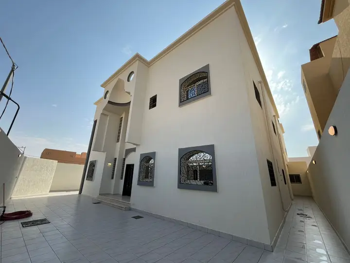 5 bedroom villa in المليداء, Qassim Region 2
