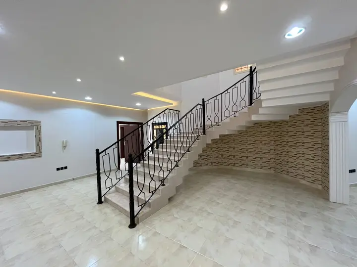 5 bedroom villa in المليداء, Qassim Region 4