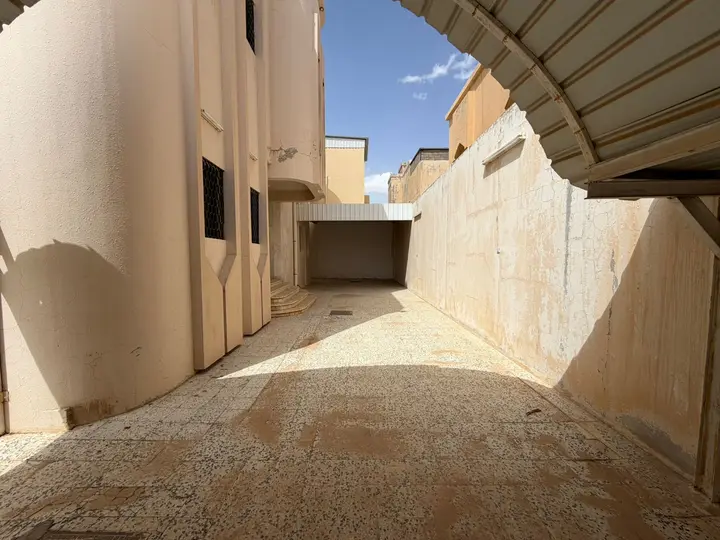 4 bedroom villa in Al Muntazah Al Gharbi, Qassim Region 4