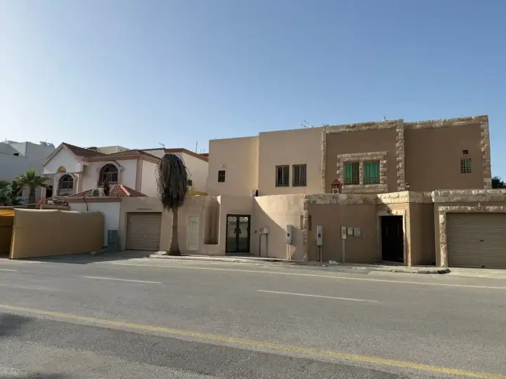 فيلا 4 غرف في الشاطئ الشرقي، الدمام