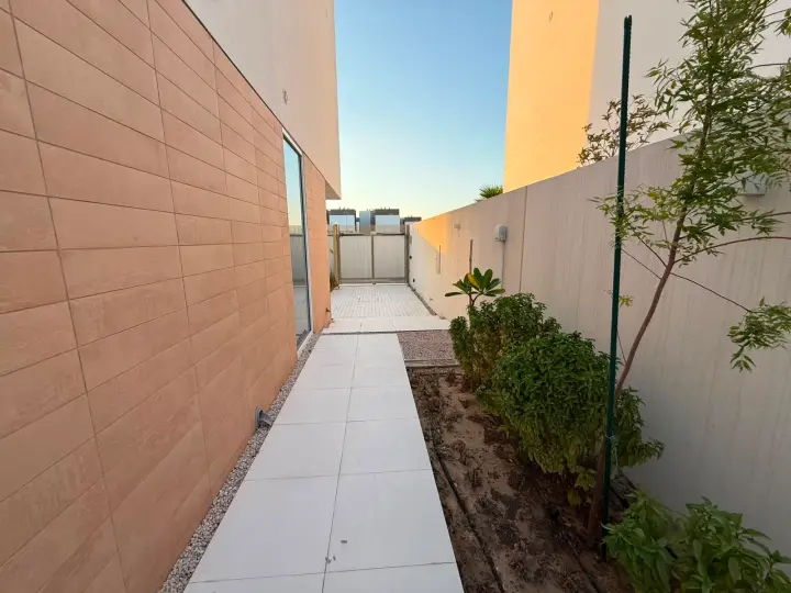 4 bedroom villa in As Sadafah, Eastern Province 4