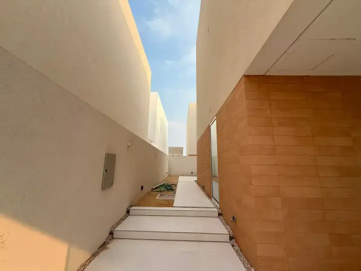 4 bedroom villa in As Sadafah, Eastern Province 3