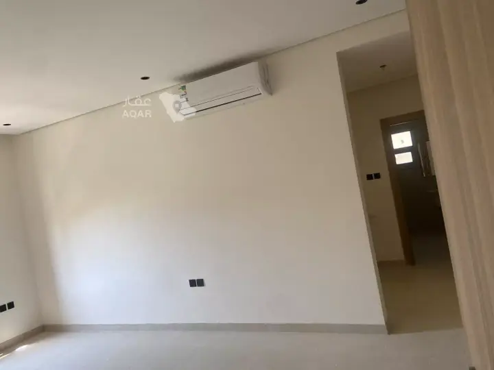 عقار 33 غرف في الربيع، الرياض