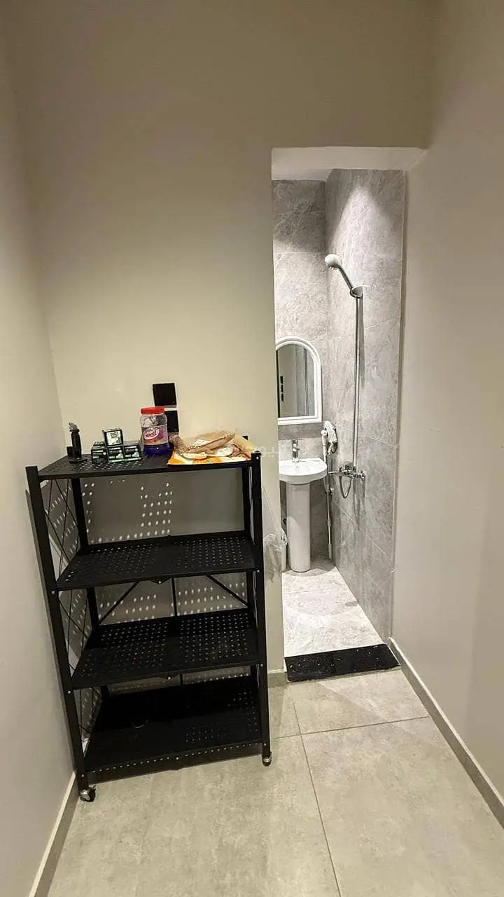 3 bedroom apartment in Al Nuzhah, Jeddah 10