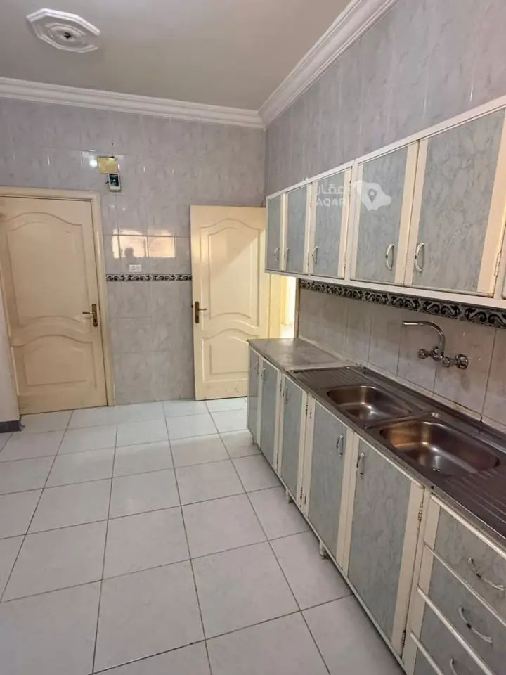 5 bedroom apartment in Al Rawdah, Jeddah 12