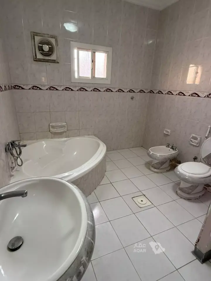 5 bedroom apartment in Al Rawdah, Jeddah 7