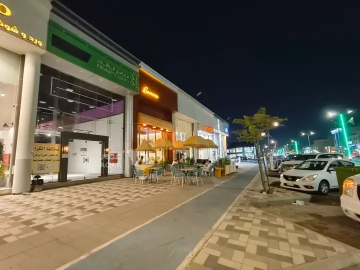 shop in Al Jamiyin, Qassim Region 14