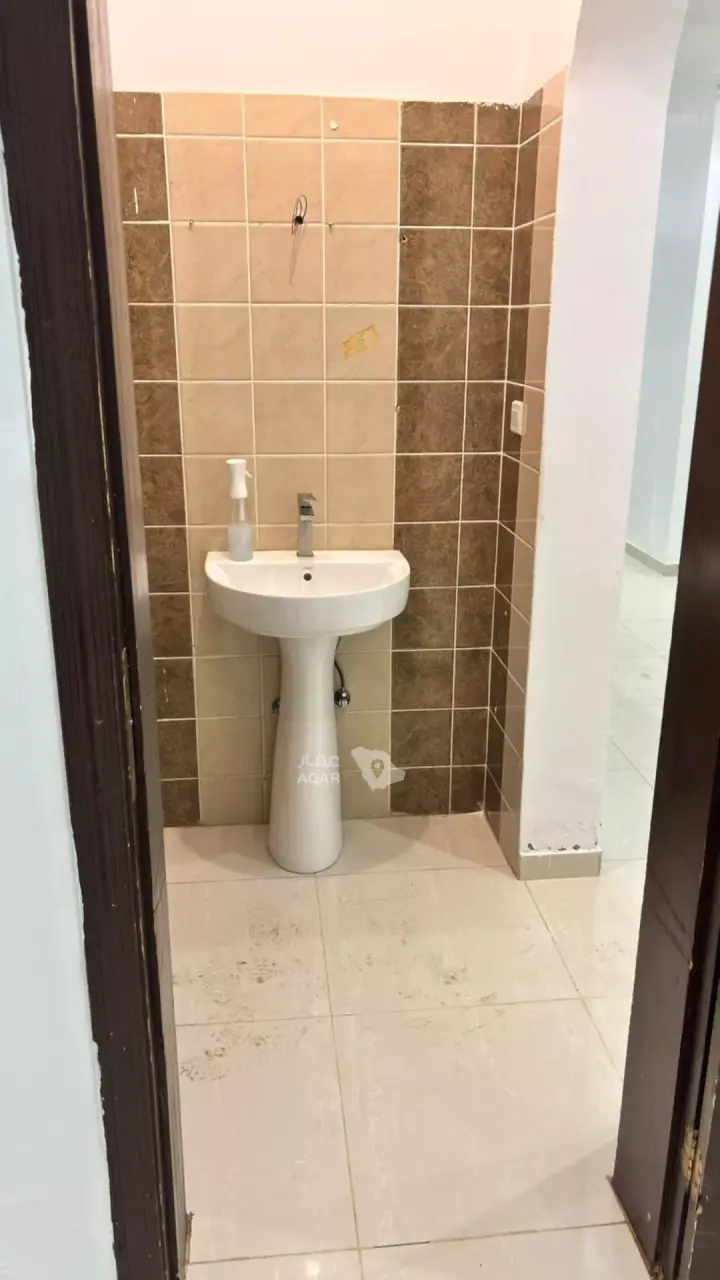 2 bedroom apartment in Al Shiraa, Jeddah 7
