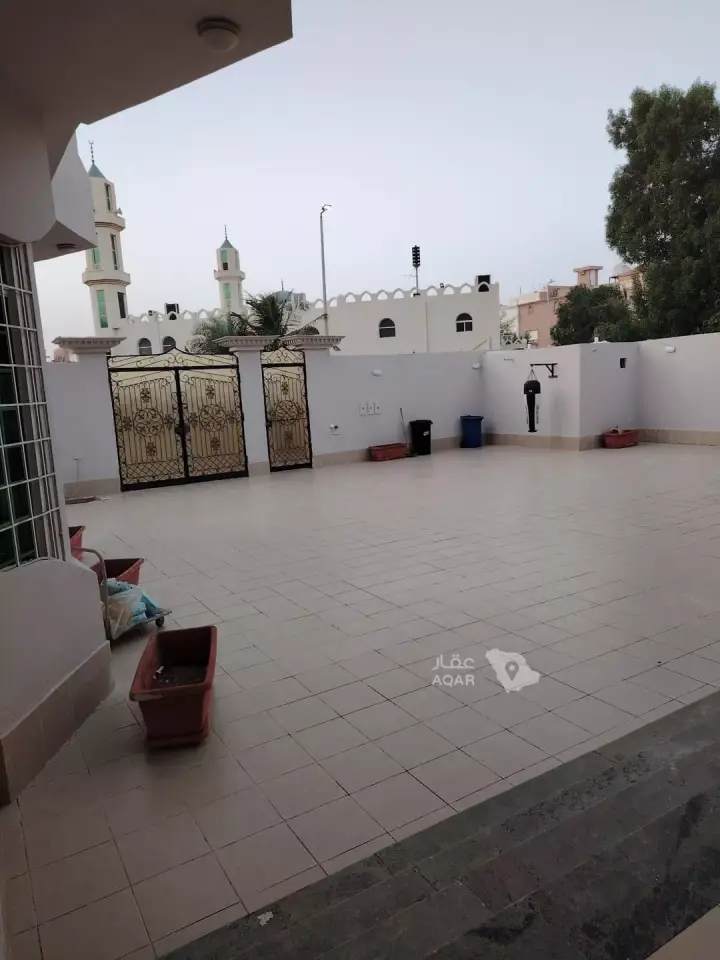 5 bedroom villa in Al Basateen, Jeddah 12
