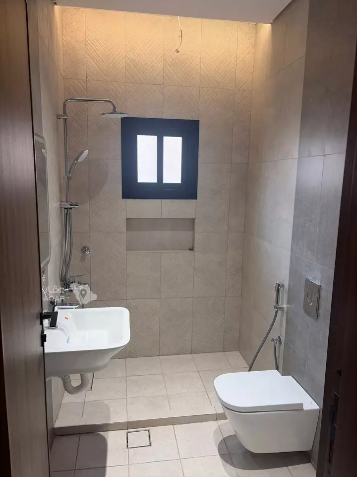 2 bedroom apartment in Al Nuzhah, Jeddah 10
