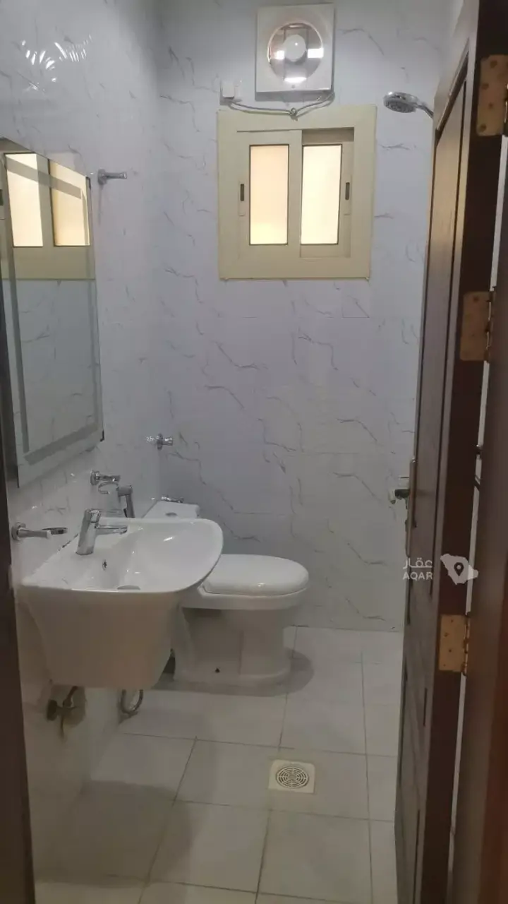 2 bedroom apartment in Al Rabwa, Jeddah 6