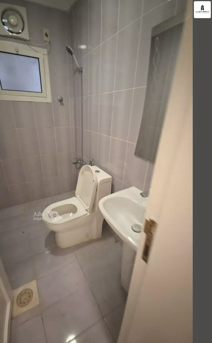 3 bedroom apartment in Hajar, Eastern Province 9