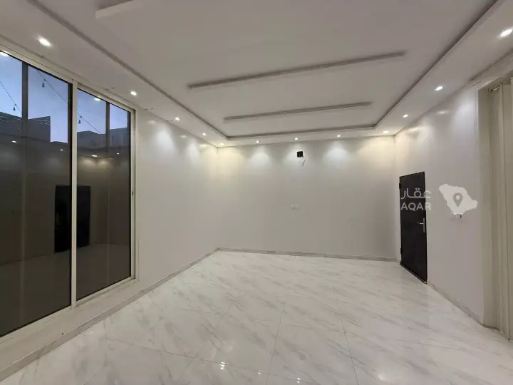 4 bedroom villa in Al Aridh, Riyadh 6