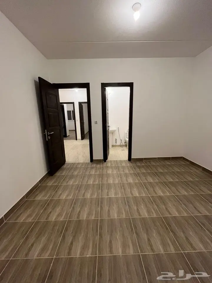 4 bedroom villa in Khuzam, Riyadh 15