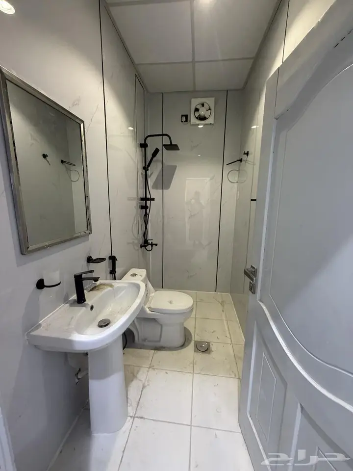 3 bedroom apartment in Al Anabis, Madinah 3