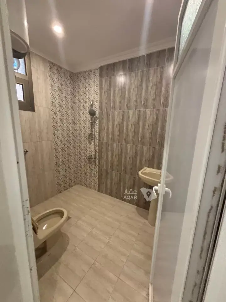 4 bedroom apartment in Uhud, Eastern Province 2