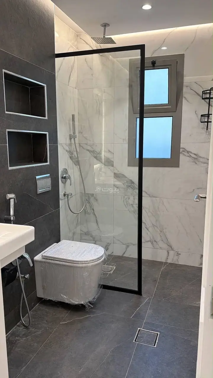 4 bedroom villa in Al Wahah, Riyadh 9