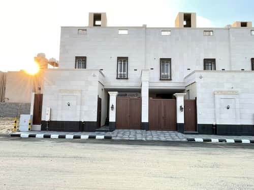 6 bedroom villa in Al Ukayshiyyah 9