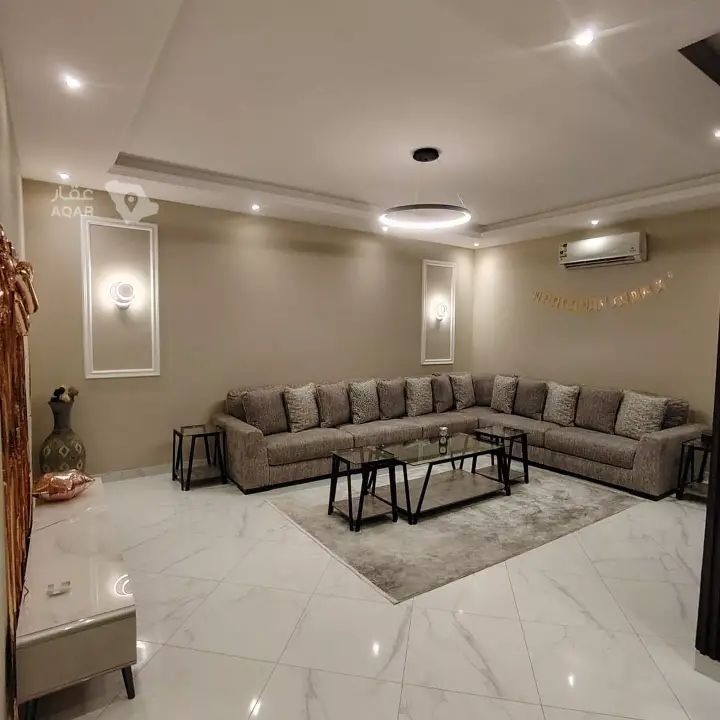 5 bedroom villa in Al Yaqout, Jeddah 11