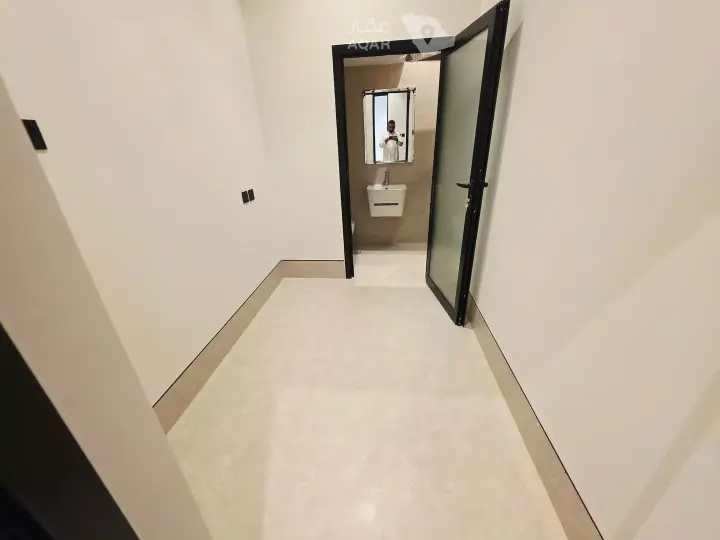 4 bedroom villa in Al Aridh, Riyadh 9