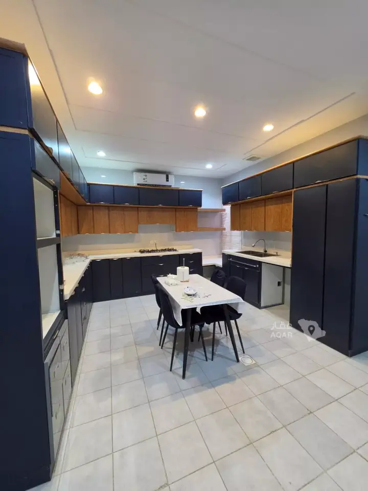 5 bedroom villa in Al Aziziyah, Riyadh 10