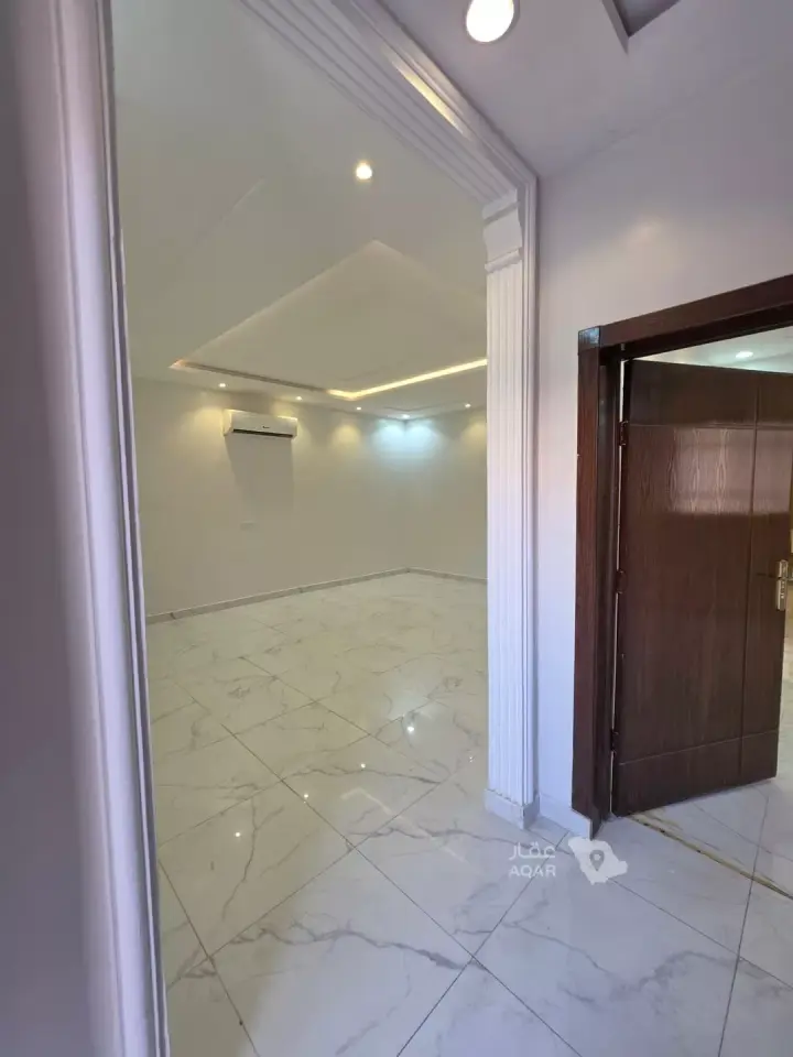 5 bedroom villa in Al Aziziyah, Riyadh 8