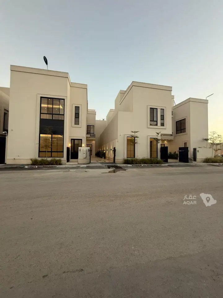 4 bedroom villa in Al Mahdiyyah, Riyadh 8