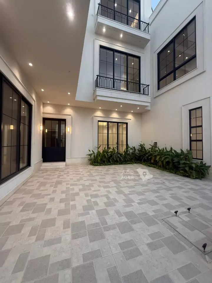 4 bedroom villa in Al Mahdiyyah, Riyadh 2