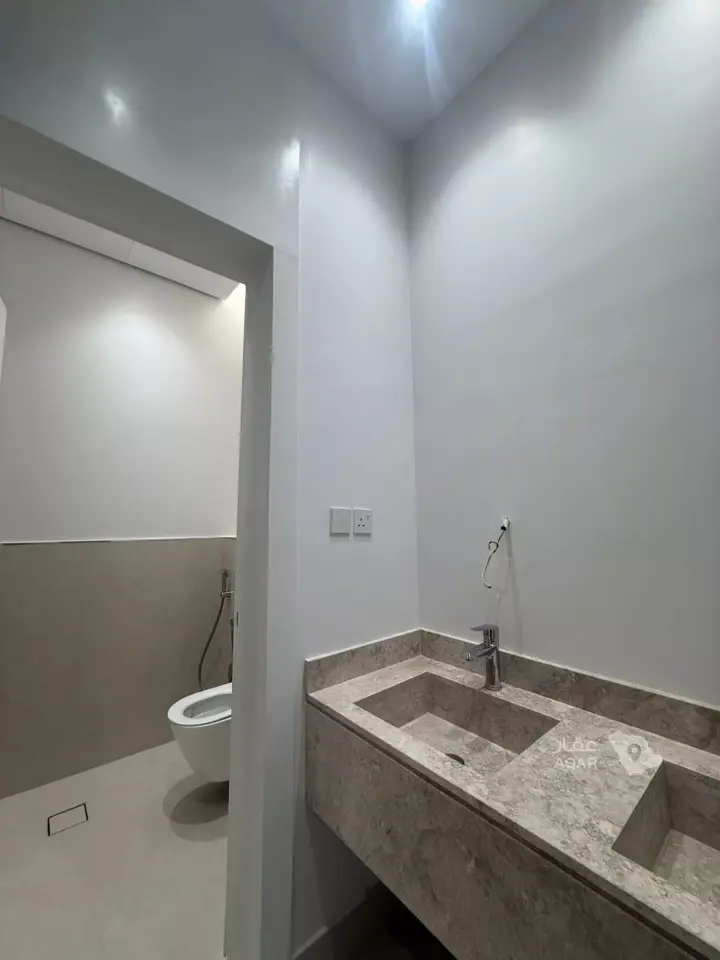 4 bedroom villa in Al Mahdiyyah, Riyadh 9